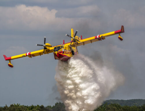 Canadair e incendi in Piemonte: come funzionano, dove stanno intervenendo e perché l’emergenza è così grave